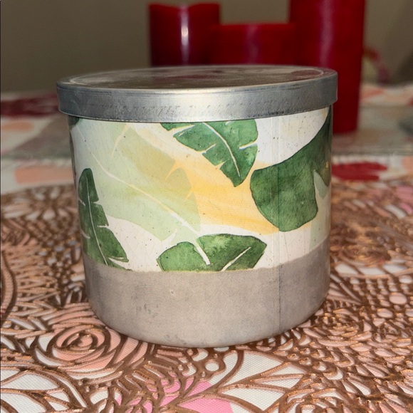 White Barn Sugared Lemon Zest 3 Wick Candle - Picture 3 of 5